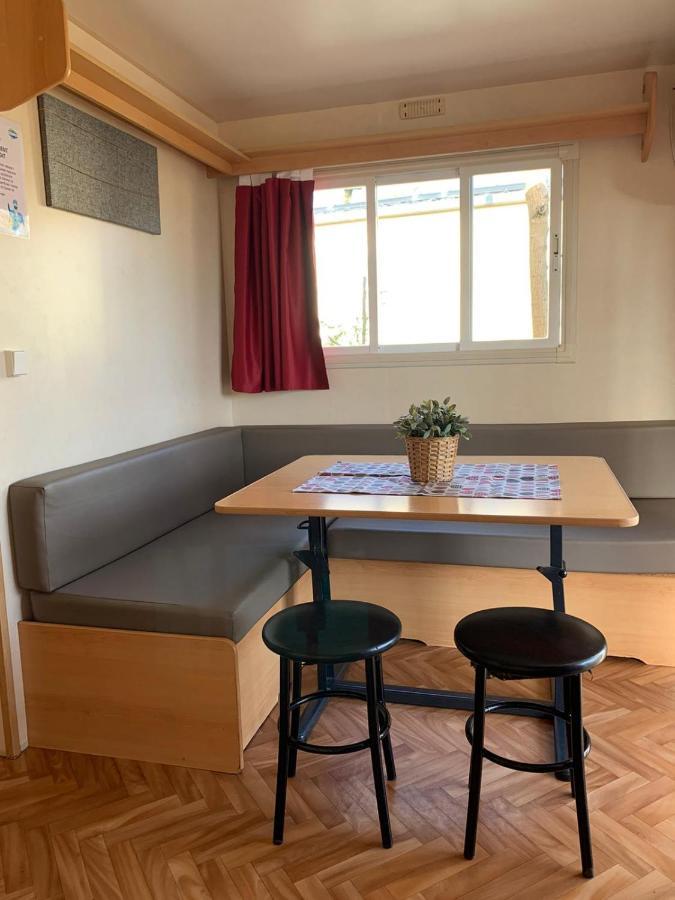 Camping Oliana Екстер'єр фото